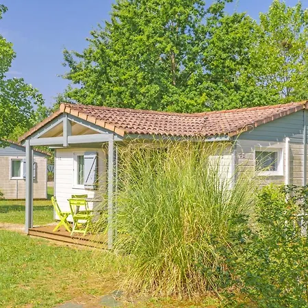 Lagrange Grand Bleu - Port Lalande 2* Castelmoron-sur-Lot