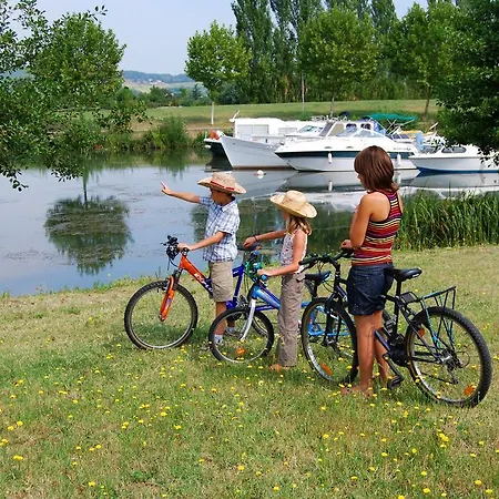 Lagrange Grand Bleu - Port Lalande Semesterpark Castelmoron-sur-Lot