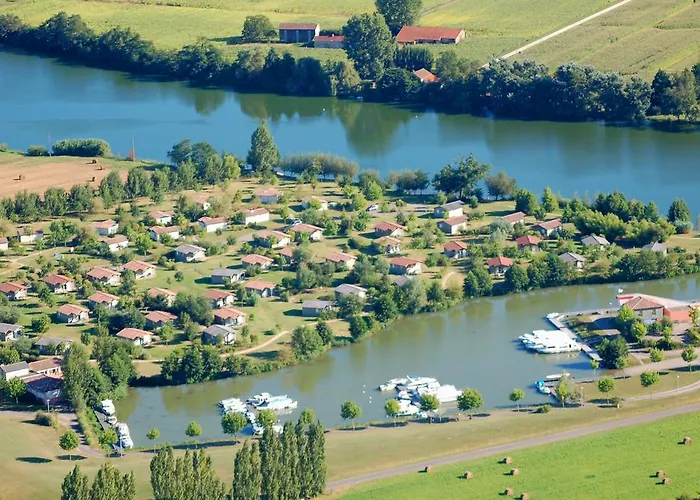 Lagrange Grand Bleu Vacances – Résidence Port Lalande 2*