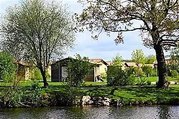 Lagrange Grand Bleu - Port Lalande Feriepark Castelmoron-sur-Lot