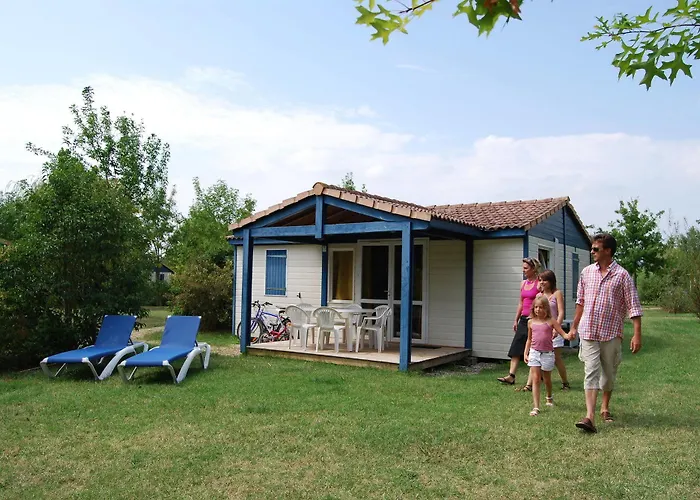 Lagrange Grand Bleu Vacances – Résidence Port Lalande Parque de vacaciones 2*