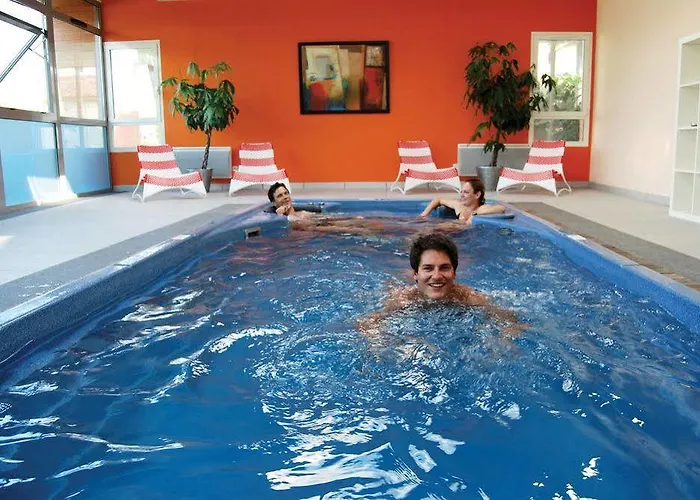Lagrange Grand Bleu Vacances – Résidence Port Lalande Parque de vacaciones 2*